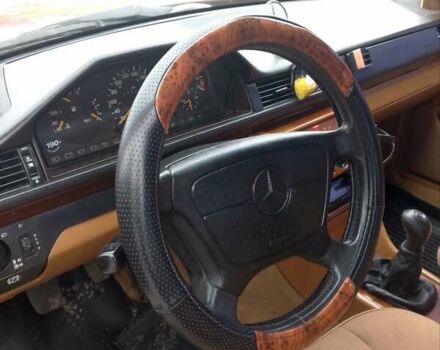 Червоний Мерседес Е-Клас, об'ємом двигуна 2 л та пробігом 343 тис. км за 3000 $, фото 12 на Automoto.ua