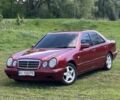 Красный Мерседес Е-Класс, объемом двигателя 2.3 л и пробегом 280 тыс. км за 3450 $, фото 1 на Automoto.ua