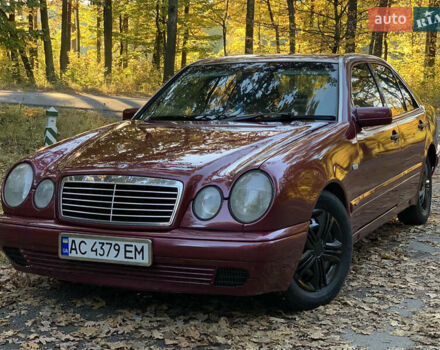 Мерседес Е-Класс 1996 в Киверцы на Automoto.ua Красный Мерседес Е-Класс, объемом двигателя 2 л и пробегом 370 тыс. км за 2600 $, фото 1 на Automoto.ua