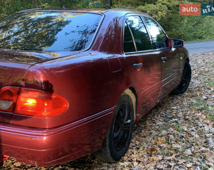 Мерседес Е-Класс 1996 в Киверцы на Automoto.ua Красный Мерседес Е-Класс, объемом двигателя 2 л и пробегом 370 тыс. км за 2600 $, фото 4 на Automoto.ua