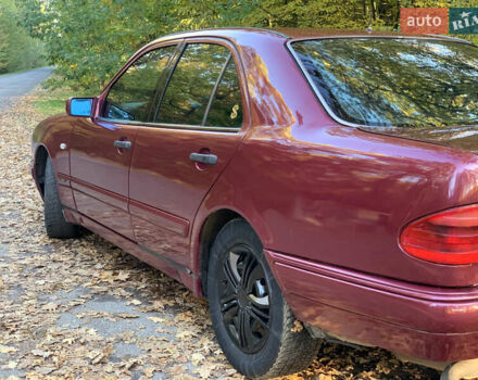 Мерседес Е-Класс 1996 в Киверцы на Automoto.ua Красный Мерседес Е-Класс, объемом двигателя 2 л и пробегом 370 тыс. км за 2600 $, фото 5 на Automoto.ua