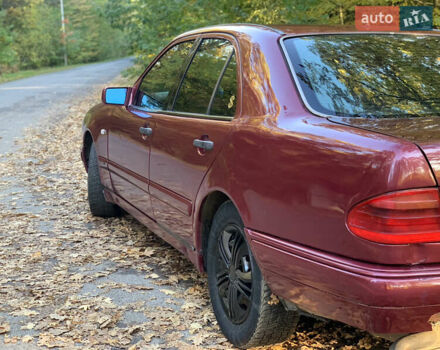 Мерседес Е-Класс 1996 в Киверцы на Automoto.ua Красный Мерседес Е-Класс, объемом двигателя 2 л и пробегом 370 тыс. км за 2600 $, фото 2 на Automoto.ua