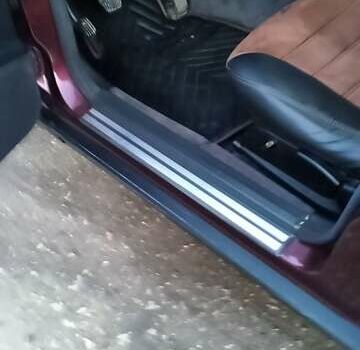 Красный Мерседес Е-Класс, объемом двигателя 2 л и пробегом 300 тыс. км за 3800 $, фото 24 на Automoto.ua