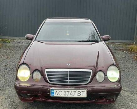 Красный Мерседес Е-Класс, объемом двигателя 2.69 л и пробегом 572 тыс. км за 2700 $, фото 1 на Automoto.ua