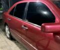 Красный Мерседес Е-Класс, объемом двигателя 3 л и пробегом 352 тыс. км за 3500 $, фото 3 на Automoto.ua