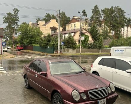 Красный Мерседес Е-Класс, объемом двигателя 3.2 л и пробегом 347 тыс. км за 4800 $, фото 10 на Automoto.ua