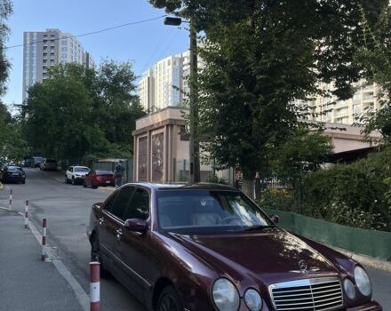 Красный Мерседес Е-Класс, объемом двигателя 3.2 л и пробегом 347 тыс. км за 4800 $, фото 12 на Automoto.ua