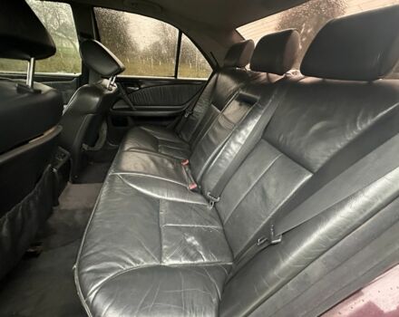 Мерседес Е-Класс 1998 в Остоге на Automoto.ua Красный Мерседес Е-Класс, объемом двигателя 2.7 л и пробегом 3 тыс. км за 2100 $, фото 4 на Automoto.ua