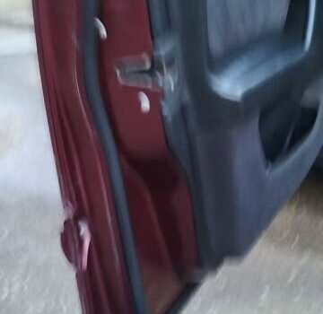 Красный Мерседес Е-Класс, объемом двигателя 2 л и пробегом 300 тыс. км за 3800 $, фото 23 на Automoto.ua