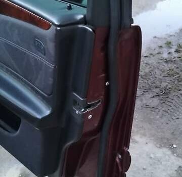 Красный Мерседес Е-Класс, объемом двигателя 2 л и пробегом 300 тыс. км за 3800 $, фото 28 на Automoto.ua