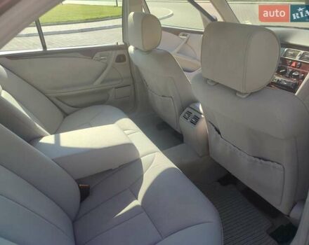 Мерседес Е-Класс 1999 в Измаиле на Automoto.ua Красный Мерседес Е-Класс, объемом двигателя 2.2 л и пробегом 156 тыс. км за 7100 $, фото 19 на Automoto.ua