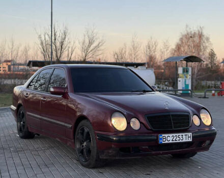 Красный Мерседес Е-Класс, объемом двигателя 2.7 л и пробегом 431 тыс. км за 4350 $, фото 2 на Automoto.ua