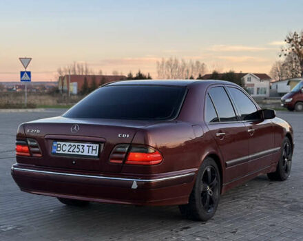 Красный Мерседес Е-Класс, объемом двигателя 2.7 л и пробегом 431 тыс. км за 4350 $, фото 3 на Automoto.ua