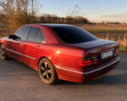 Мерседес Е-Клас 2001 у Львові на Automoto.ua Червоний Мерседес Е-Клас, об'ємом двигуна 2.7 л та пробігом 430 тис. км за 4550 $, фото 3 на Automoto.ua