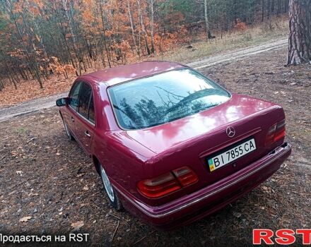 Красный Мерседес Е-Класс, объемом двигателя 2.6 л и пробегом 0 тыс. км за 3400 $, фото 4 на Automoto.ua