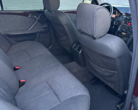 Красный Мерседес Е-Класс, объемом двигателя 2.7 л и пробегом 431 тыс. км за 4350 $, фото 9 на Automoto.ua