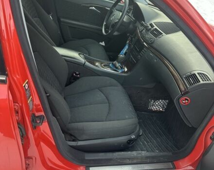 Червоний Мерседес Е-Клас, об'ємом двигуна 2.1 л та пробігом 238 тис. км за 6500 $, фото 6 на Automoto.ua