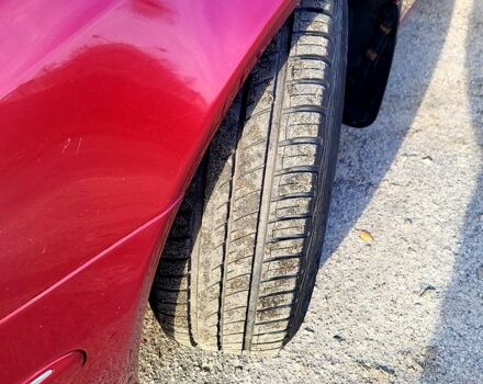 Красный Мерседес Е-Класс, объемом двигателя 1.8 л и пробегом 247 тыс. км за 6200 $, фото 5 на Automoto.ua