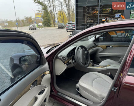 Красный Мерседес Е-Класс, объемом двигателя 1.8 л и пробегом 203 тыс. км за 7700 $, фото 13 на Automoto.ua