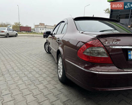 Красный Мерседес Е-Класс, объемом двигателя 1.8 л и пробегом 203 тыс. км за 7700 $, фото 7 на Automoto.ua