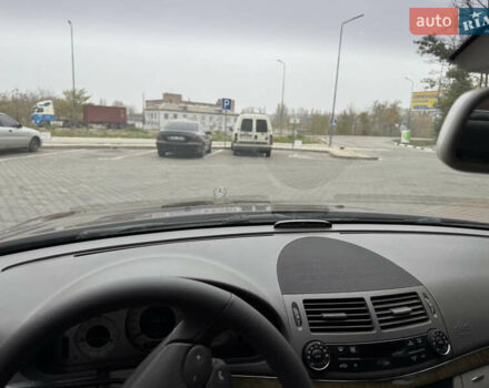 Красный Мерседес Е-Класс, объемом двигателя 1.8 л и пробегом 203 тыс. км за 7700 $, фото 14 на Automoto.ua