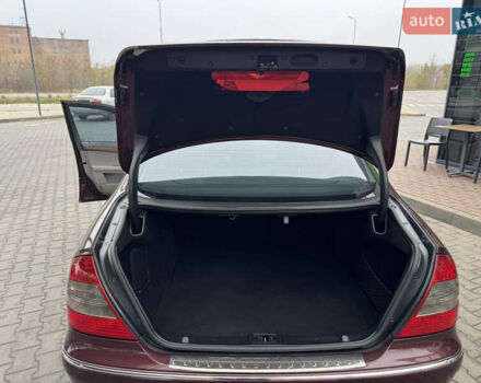 Красный Мерседес Е-Класс, объемом двигателя 1.8 л и пробегом 203 тыс. км за 7700 $, фото 15 на Automoto.ua