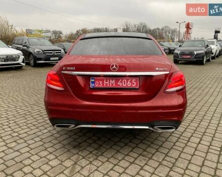 Красный Мерседес Е-Класс, объемом двигателя 1.99 л и пробегом 41 тыс. км за 30500 $, фото 5 на Automoto.ua