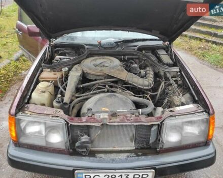 Червоний Мерседес Е-Клас, об'ємом двигуна 2.3 л та пробігом 400 тис. км за 1600 $, фото 8 на Automoto.ua