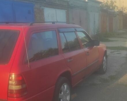 Красный Мерседес Е-Класс, объемом двигателя 0 л и пробегом 2 тыс. км за 2500 $, фото 1 на Automoto.ua