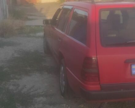 Красный Мерседес Е-Класс, объемом двигателя 0 л и пробегом 2 тыс. км за 2500 $, фото 3 на Automoto.ua