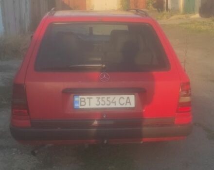 Красный Мерседес Е-Класс, объемом двигателя 0 л и пробегом 2 тыс. км за 2500 $, фото 2 на Automoto.ua