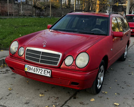 Красный Мерседес Е-Класс, объемом двигателя 2.3 л и пробегом 227 тыс. км за 2700 $, фото 1 на Automoto.ua