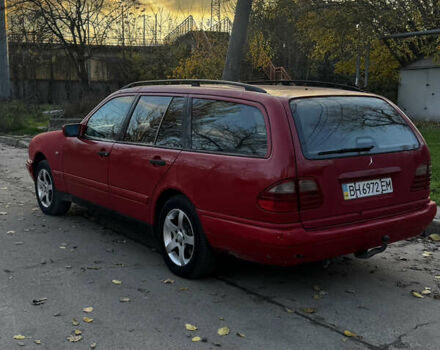 Красный Мерседес Е-Класс, объемом двигателя 2.3 л и пробегом 227 тыс. км за 2700 $, фото 7 на Automoto.ua