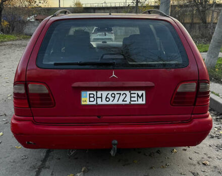 Красный Мерседес Е-Класс, объемом двигателя 2.3 л и пробегом 227 тыс. км за 2700 $, фото 6 на Automoto.ua