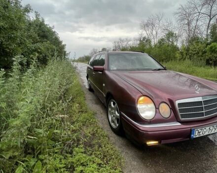 Красный Мерседес Е-Класс, объемом двигателя 2.9 л и пробегом 3 тыс. км за 2848 $, фото 6 на Automoto.ua