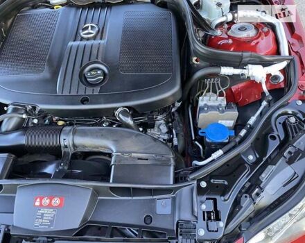 Красный Мерседес Е-Класс, объемом двигателя 2.2 л и пробегом 306 тыс. км за 17500 $, фото 31 на Automoto.ua