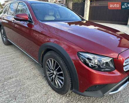 Красный Мерседес Е-Класс, объемом двигателя 1.95 л и пробегом 176 тыс. км за 40000 $, фото 3 на Automoto.ua