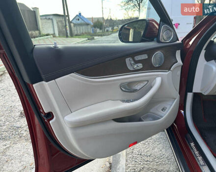 Красный Мерседес Е-Класс, объемом двигателя 1.95 л и пробегом 176 тыс. км за 40000 $, фото 10 на Automoto.ua