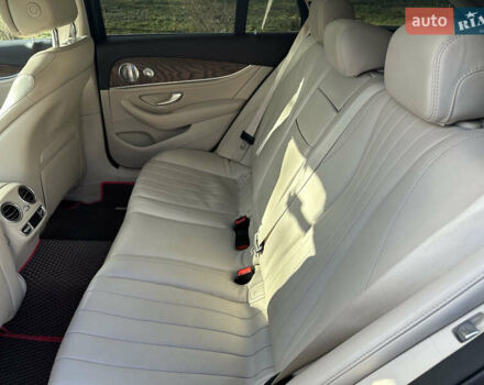 Красный Мерседес Е-Класс, объемом двигателя 1.95 л и пробегом 176 тыс. км за 40000 $, фото 38 на Automoto.ua