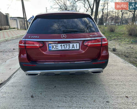 Красный Мерседес Е-Класс, объемом двигателя 1.95 л и пробегом 176 тыс. км за 40000 $, фото 5 на Automoto.ua