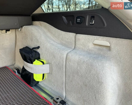 Красный Мерседес Е-Класс, объемом двигателя 1.95 л и пробегом 176 тыс. км за 40000 $, фото 42 на Automoto.ua