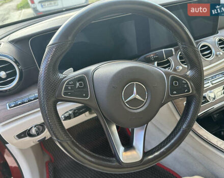 Красный Мерседес Е-Класс, объемом двигателя 1.95 л и пробегом 176 тыс. км за 40000 $, фото 13 на Automoto.ua