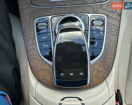 Красный Мерседес Е-Класс, объемом двигателя 1.95 л и пробегом 176 тыс. км за 40000 $, фото 17 на Automoto.ua