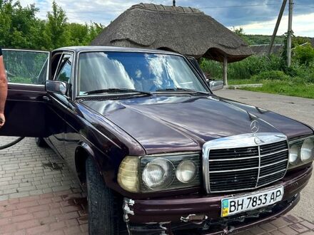 Мерседес Е-Клас 1984 у Березовке на Automoto.ua Червоний Мерседес Е-Клас, об'ємом двигуна 2.3 л та пробігом 400 тис. км за 1000 $, фото 1 на Automoto.ua