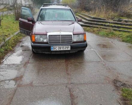 Червоний Мерседес Е-Клас, об'ємом двигуна 2.3 л та пробігом 400 тис. км за 1600 $, фото 1 на Automoto.ua