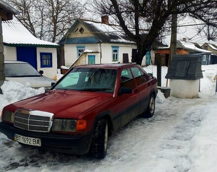 Красный Мерседес Е-Класс, объемом двигателя 2 л и пробегом 400 тыс. км за 1349 $, фото 1 на Automoto.ua
