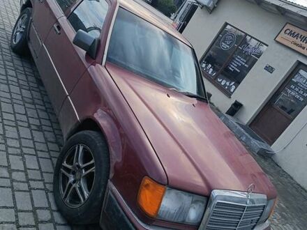 Красный Мерседес Е-Класс, объемом двигателя 2.5 л и пробегом 350 тыс. км за 2600 $, фото 1 на Automoto.ua