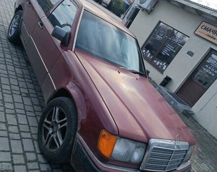 Красный Мерседес Е-Класс, объемом двигателя 2.5 л и пробегом 307 тыс. км за 2800 $, фото 1 на Automoto.ua