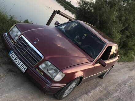 Красный Мерседес Е-Класс, объемом двигателя 2.2 л и пробегом 460 тыс. км за 2500 $, фото 1 на Automoto.ua