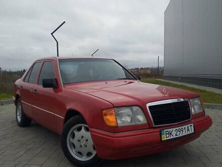 Червоний Мерседес Е-Клас, об'ємом двигуна 2 л та пробігом 343 тис. км за 3000 $, фото 1 на Automoto.ua